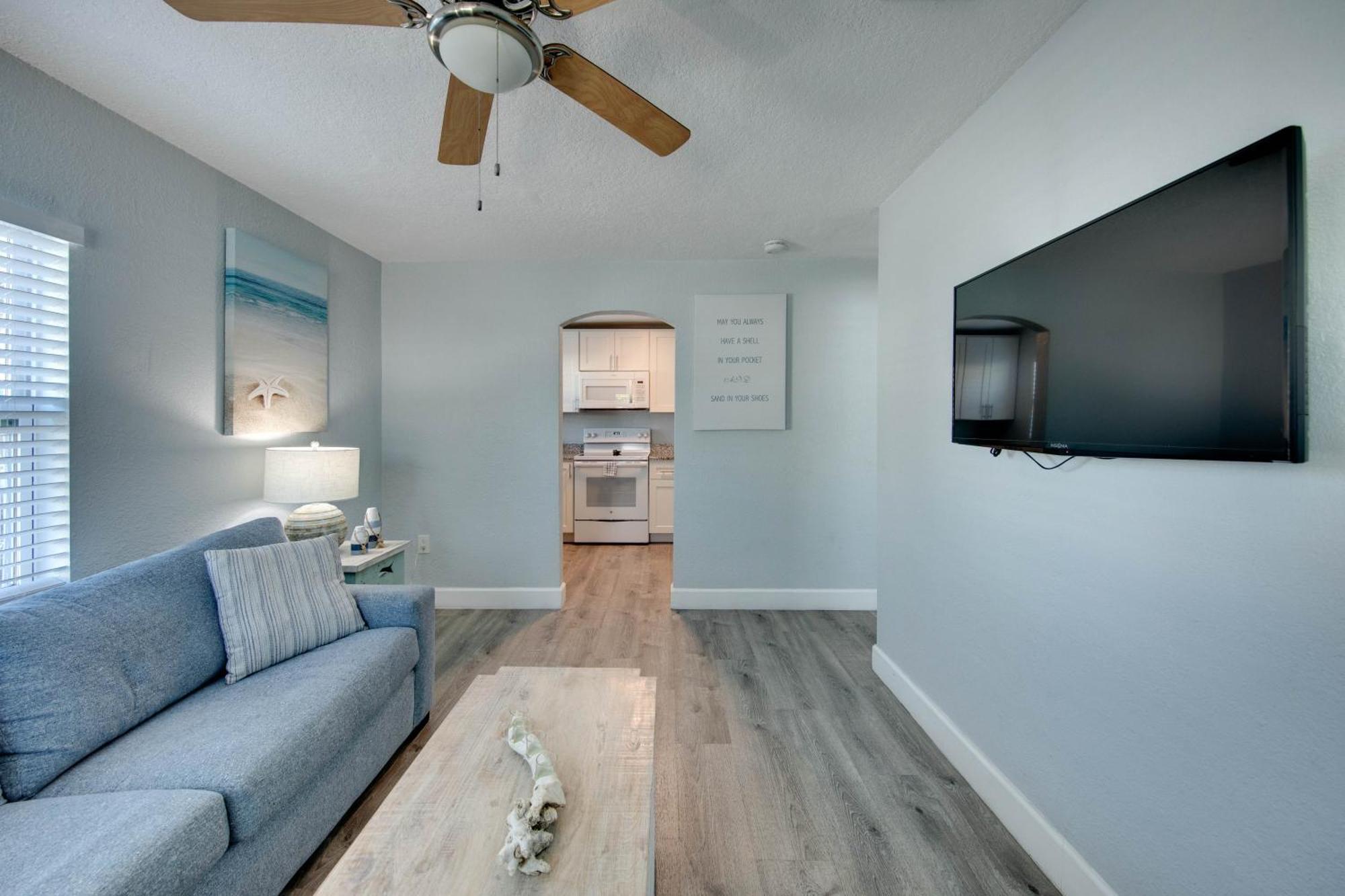 The Bungalows Treasure Island Room photo