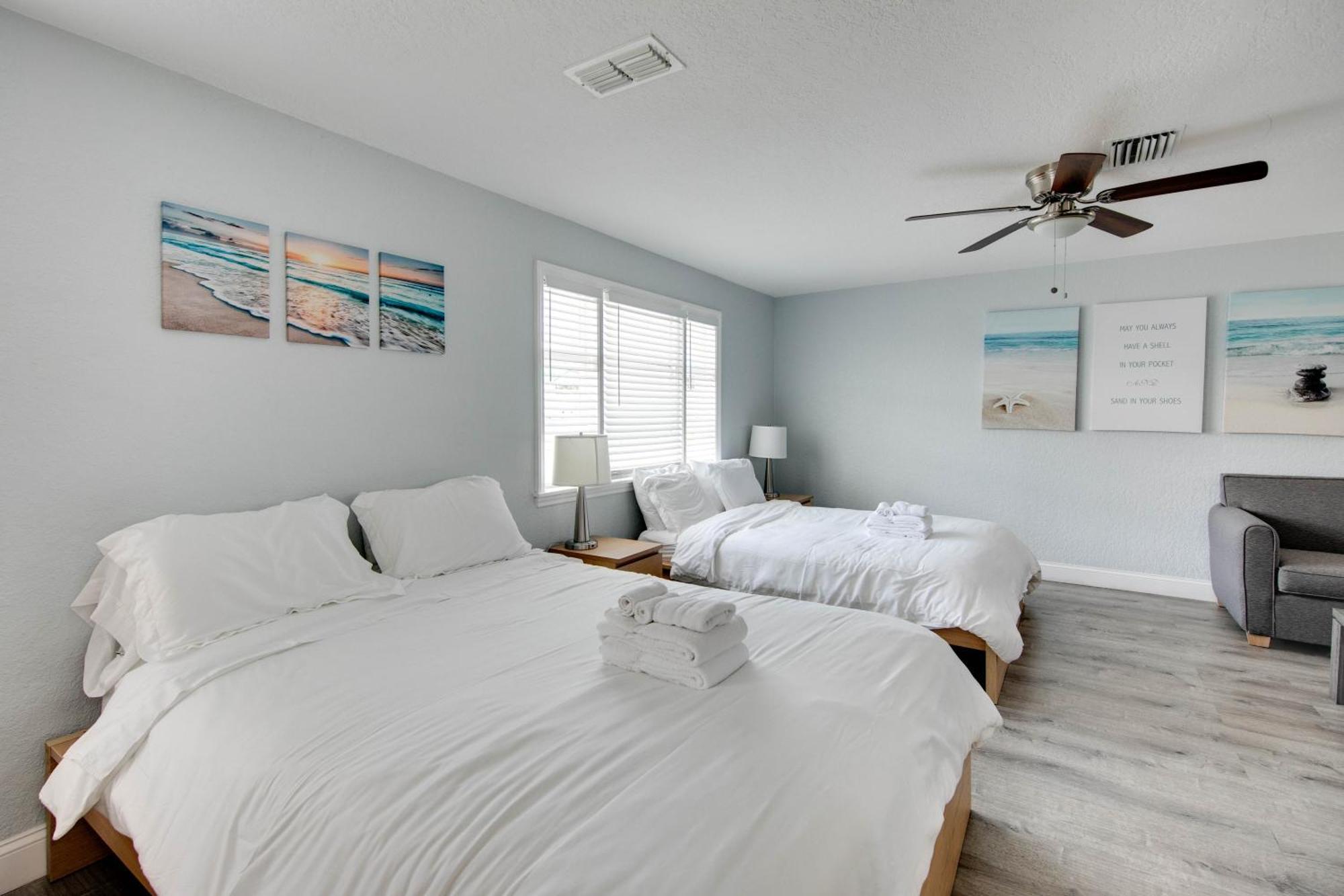 The Bungalows Treasure Island Room photo