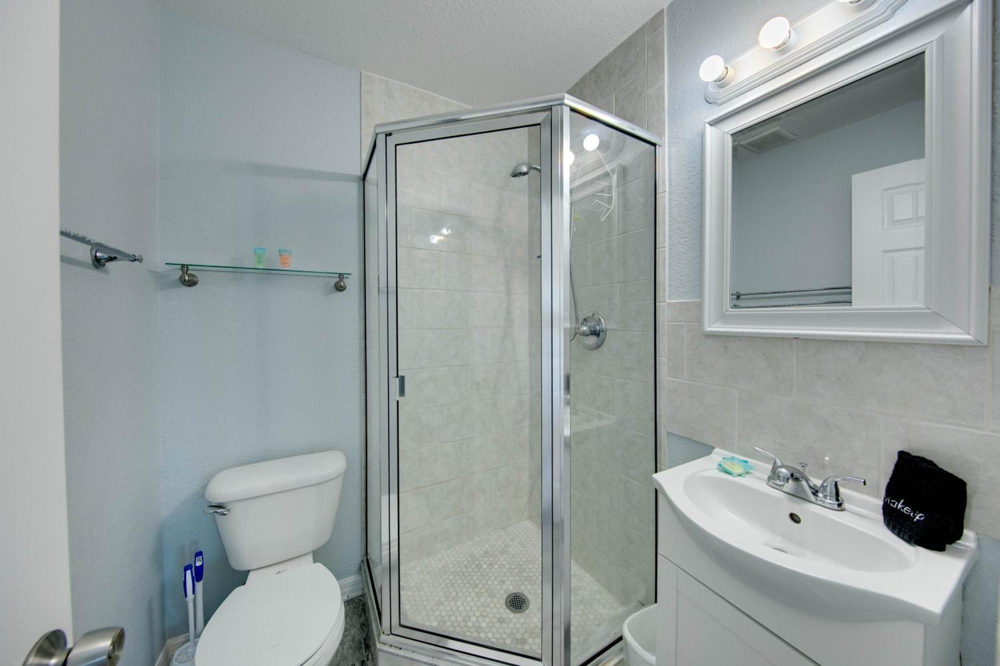 The Bungalows Treasure Island Room photo